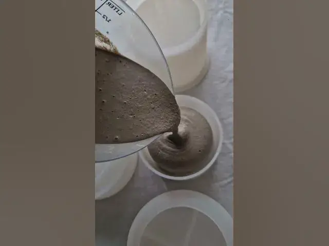 'Video thumbnail for Lumanari realizate manual turnate în România 🇷🇴 Follow @WeeCandles'
