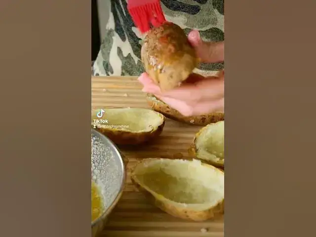 Video thumbnail for Vegan Loaded Potato Skins #shorts #vegan