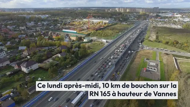 'Video thumbnail for Morbihan. Ce lundi après-midi, 10 km de bouchon sur la RN 165 à hauteur de Vannes'