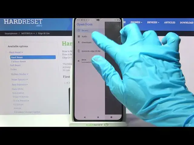 Video thumbnail for How to Set Up Alarm Clock on MOTOROLA Edge 20 Lite – Schedule Alarms