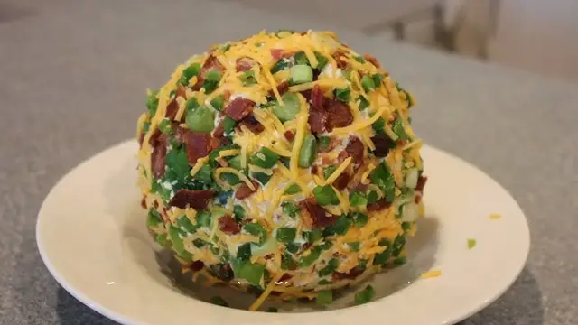 Video thumbnail for Bacon Jalapeño Popper Cheese Balls
