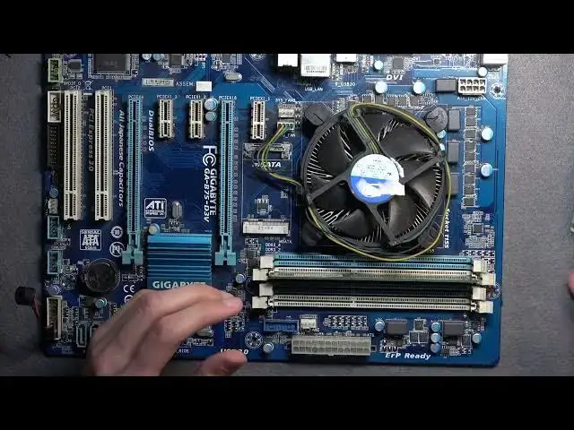 Video thumbnail for How to Install RAM Memory (DDR3) on Gigabyte Motherboard 4 Slots | Which RAM Slot Should You Use