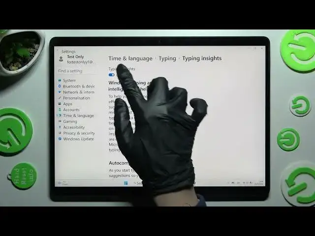 Video thumbnail for MICROSOFT SURFACE PRO 8 - How To Enter Text Correction Options