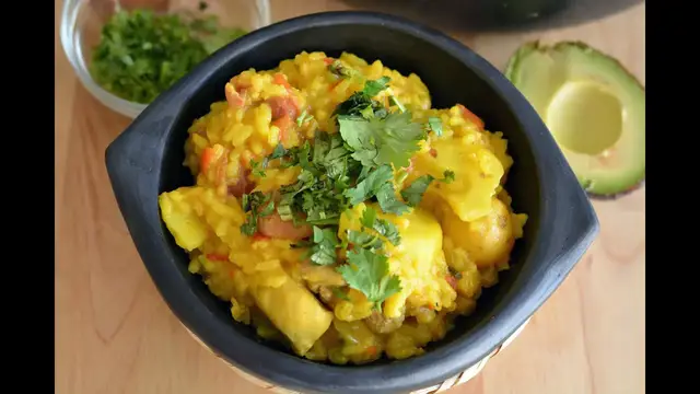 Video thumbnail for Receta de Arroz Atollado | Cómo Hacer Arroz Atollado o Risotto Colombiano | Sys