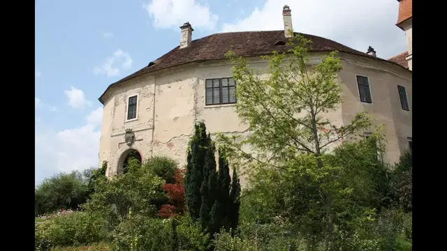 Video thumbnail for Zu Gast im Schloss Bernstein im Burgenland