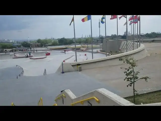 Video thumbnail for Montreal skate board play grounds