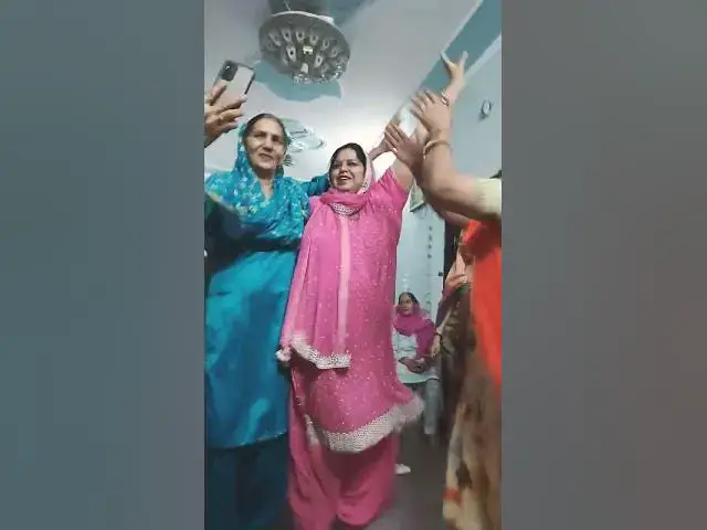 Video thumbnail for सासू बहू के चाले सेल्फी आली वीडियो#happy_lokgeet #viral #डांस #हरियाणवी #shortvideo #bhaktisadhna