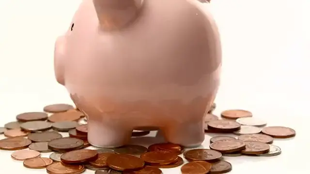 Video thumbnail for 5 Financial Mistakes Young Adults Should Avoid