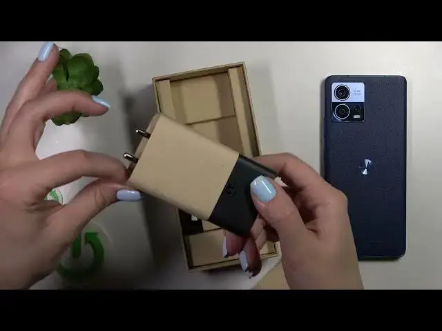 'Video thumbnail for Does MOTOROLA Edge 30 Fusion Comes with Charger?'