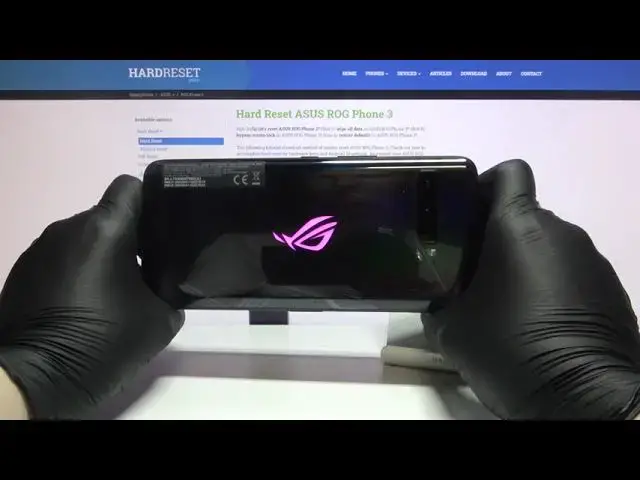 Video thumbnail for How ASUS ROG Phone 3 Looks in Black Gare Colour – Colour Presentation