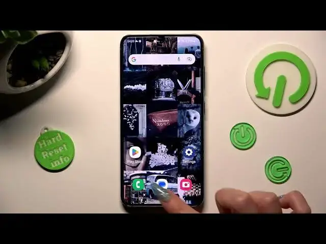 Video thumbnail for How to Enter One Handed Mode in SAMSUNG Galaxy S23 - Make Screen Smaller