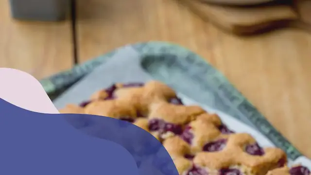 Video thumbnail for Saftiger Kirsch Sandkuchen nach Mamas Rezept