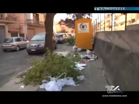 Video thumbnail for Adrano. Sporcizia e incuria in via Donatello