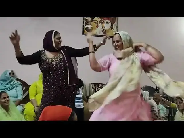 Video thumbnail for मेरे घुघट ने सरकाव,  💯💯 के नोट दिखाव 🔥🔥 गीत ने तो कती आग लगा दी,  #happy_lokgeet #viral #डांस #जकड़ी