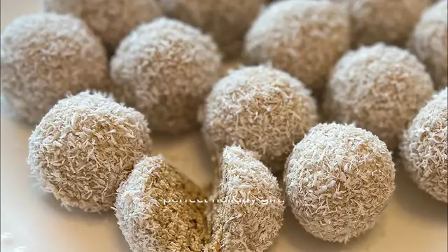 Video thumbnail for Pumpkin Spice Cheesecake Bites