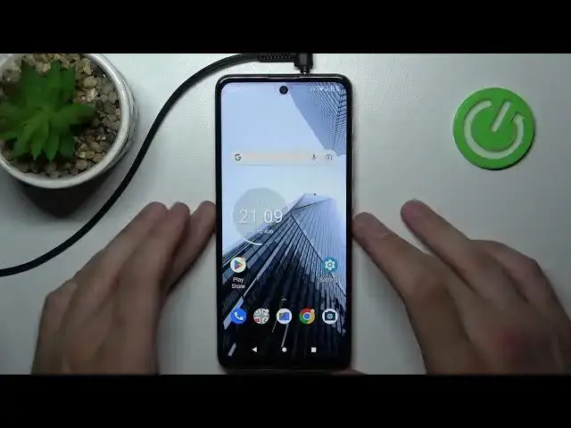 'Video thumbnail for How to Plug Headphones Into Motorola Moto E40 - Connect Headphones'