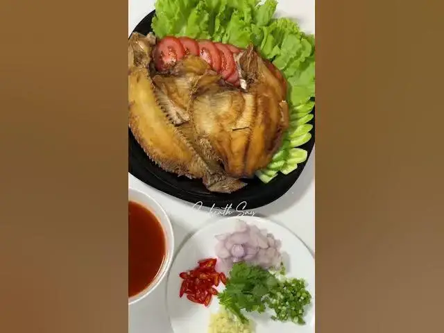 Video thumbnail for Quick and Easy Cambodian Recipes | ត្រីបំពងជូរអែម