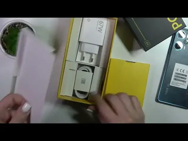 Video thumbnail for Does POCO F5 Come with Case?