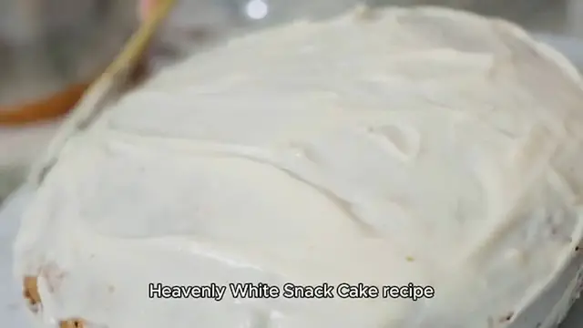 Video thumbnail for Heavenly White Snack Cake Recipe