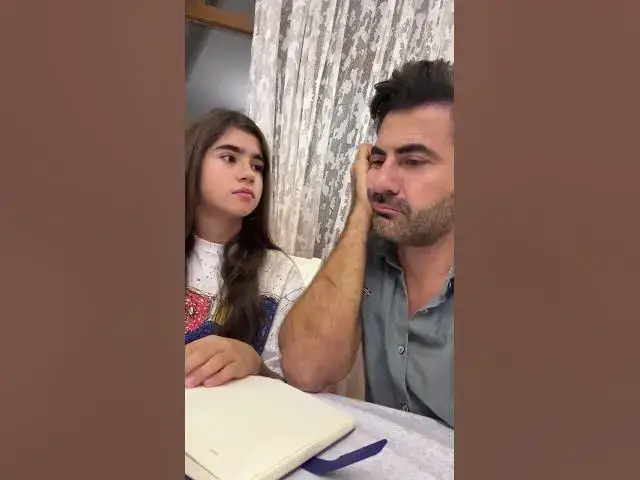 Video thumbnail for Kim uşaqlarının dərslərinə kömək edə bilir ?