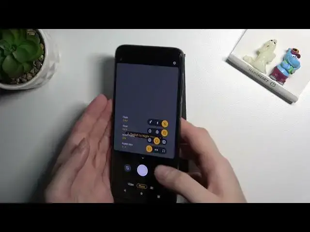 Video thumbnail for How to take Live Photo on MOTOROLA MOTO G31 - Active Photo