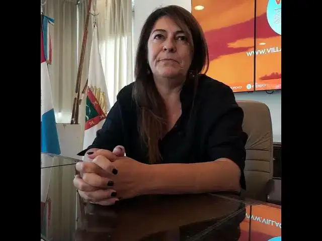 Video thumbnail for Carla Livelli y la polémica por el personal del servicio  de cloacas #noticias