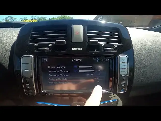 Video thumbnail for How to Adjust Smartphone Notifications Volume via Car's Radio in Nissan Leaf ( 2011 - 2017 )