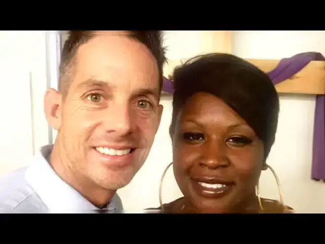 Video thumbnail for Good Samaritan Gives Poor Woman 40$ Three Years Later She Gave Him Unexpected Gift !