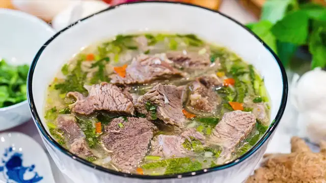 'Video thumbnail for Hong Kong Oyster Sauce Lomein Noodles (Ready In 5 Min) (720p 60fps)'
