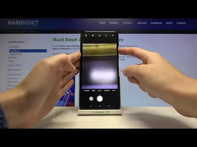 Video thumbnail for Discover Flip Camera of ASUS Zenfone 7 Pro - Triple Flip Cameras Presentation