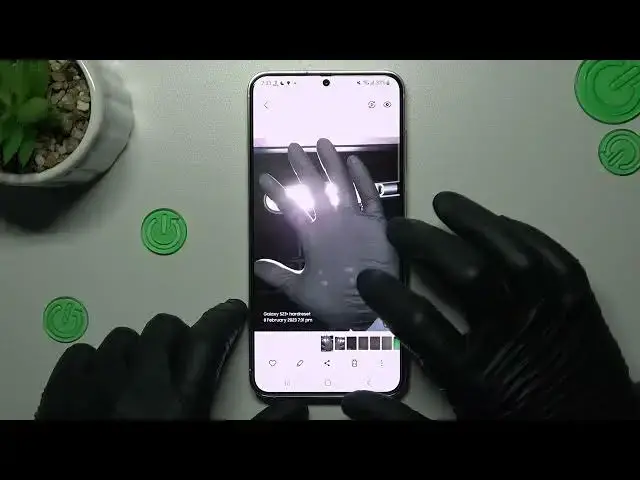'Video thumbnail for How to Turn On / Off Front Camera Mirroring Effect on Samsung Galaxy S23+'