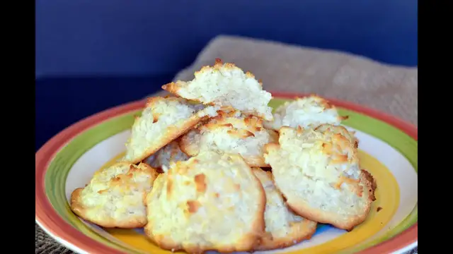 Video thumbnail for Receta de Macaroons de Coco | Como Hacer Galletas de Coco | SyS
