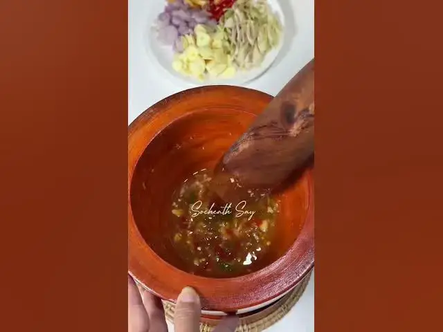 Video thumbnail for Quick and Easy Cambodian Recipes | របៀបធ្វើជ្រក់ជើងមាន់ជូរហិរប្រៃផ្អែមឆ្ងាញ់