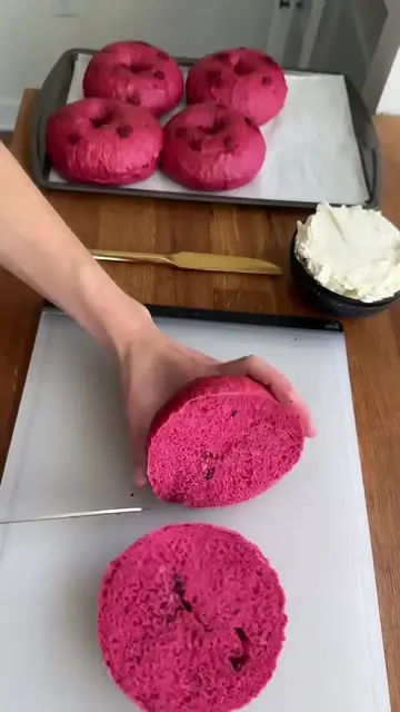 Video thumbnail for Raspberry bagels AND honey cream cheese 🩷  bagels  baking  recipe(720P HD)