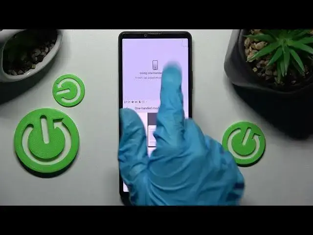 'Video thumbnail for How to Shrink Screen of Sony Xperia 10 IV - Use One-Handed Mode'