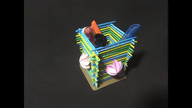 Video thumbnail for DIY Pen Holder with Paper Roll | Easy Pencil Stand | Simple Paper Craft