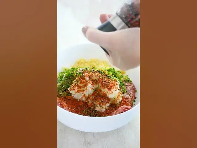 Video thumbnail for Chiftele la airfryer. N-a fost niciodată mai ușor!  #retetesimple #airfryer #bucatearomate