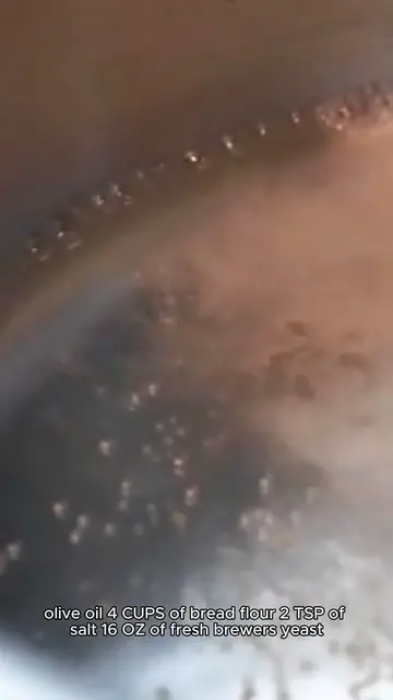 Video thumbnail for Italian original margarita pizza