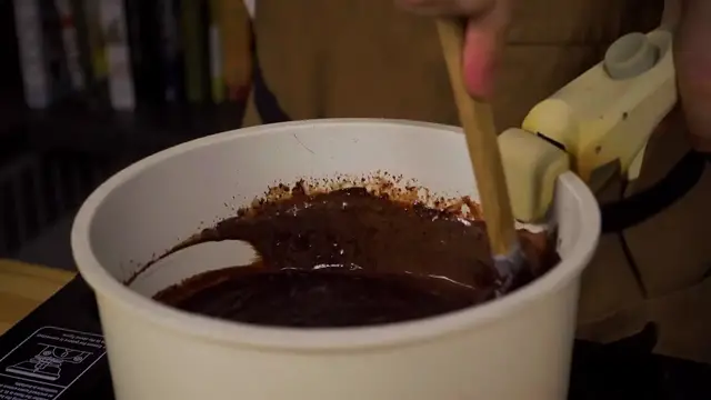 'Video thumbnail for Best Hot Chocolate I Ever Made_(720P_HD)'