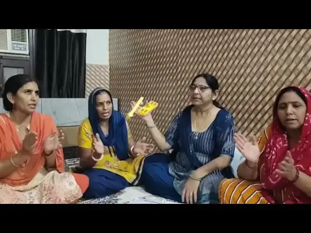 Video thumbnail for मेरे सिर प गठरी भांग की भोले का मस्त भजन MERE SIR PE GADRI BHANG KI ,भोले जी का भजन