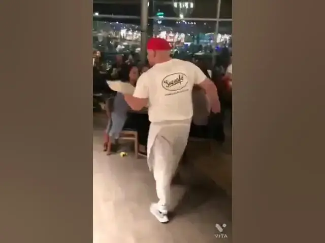 Video thumbnail for Acrobacia com massa de pizza?😲