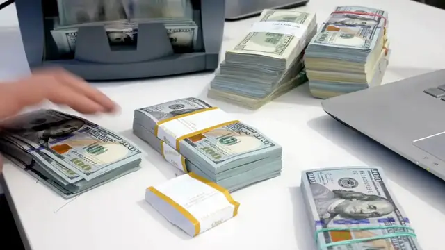 Video thumbnail for How to make your first $1000 online with Faceless Digital Marketing (copy this)