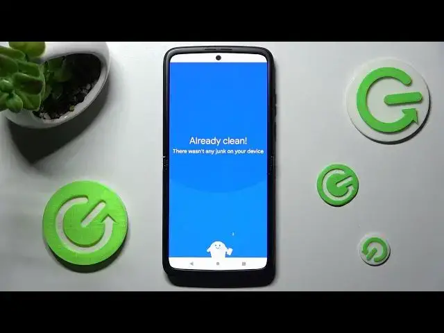 'Video thumbnail for MOTOROLA RAZR 2022 - How To Clean Storage'