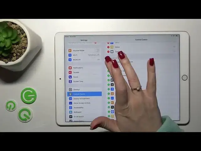 Video thumbnail for How to Edit the Control Center Shortcuts Layout on the iPad Pro 12.9' 2017 - Add/Remove Shortcuts