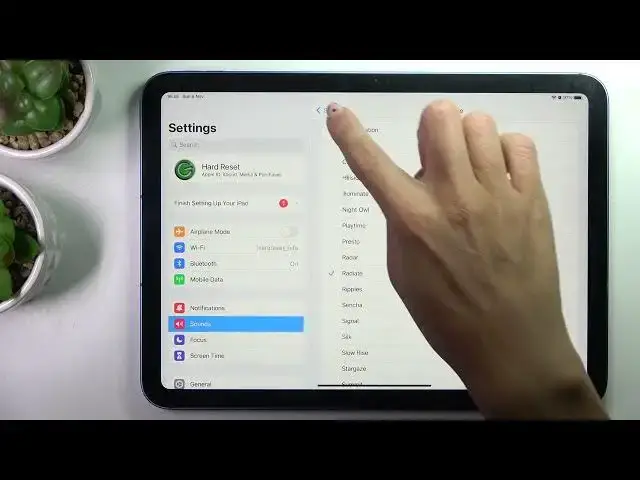 Video thumbnail for How to Change Ringtone on the iPad 10th Generation (2022)