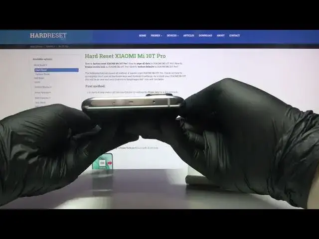 Video thumbnail for Xiaomi Mi 10T Pro Colour Presentation – Lunar Silver Back Cover Colour Presentation