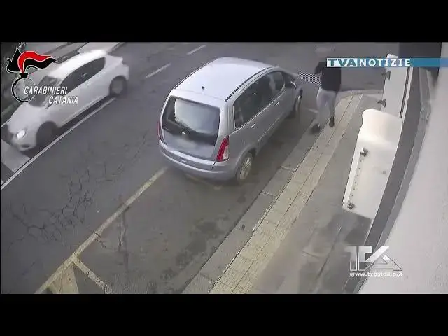 Video thumbnail for “Truffa del falso carabiniere” a Tremestieri Etneo. Misure cautelari per un 29 e un 49enne per furto