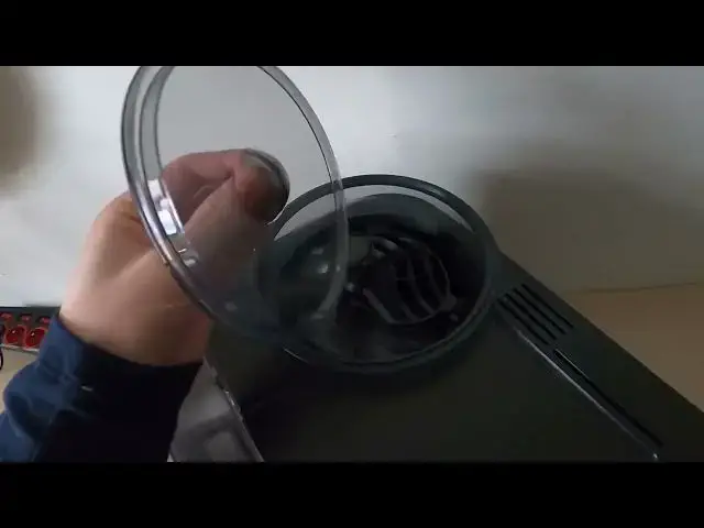 Video thumbnail for How to Add Coffee Beans to SIEMENS EQ.6 plus s.100 TE651319RW Coffee Machine - Refill Coffee