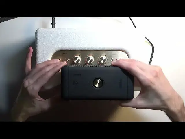 Video thumbnail for Unboxing of Marshall Acton II - High End Marshall Bluetooth Speaker in Trendy White Colour