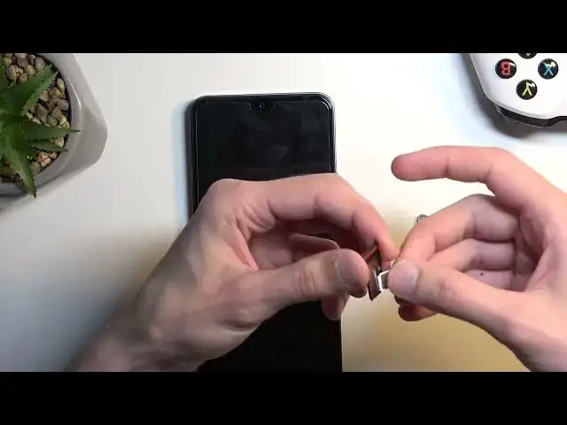 Video thumbnail for How to Insert Nano SIM in Infinix Note 12 (2023) - Input Micro SD